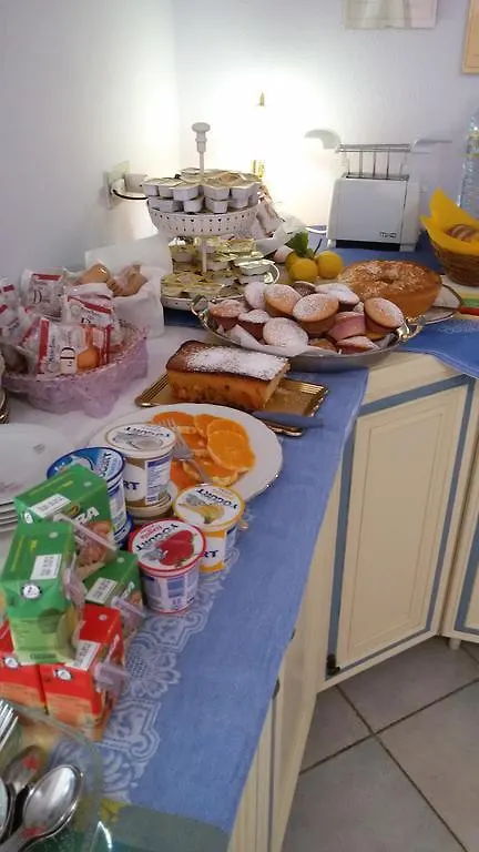 Alojamento de Acomodação e Pequeno-almoço Affittacamere Da Antonella Posada  Itália